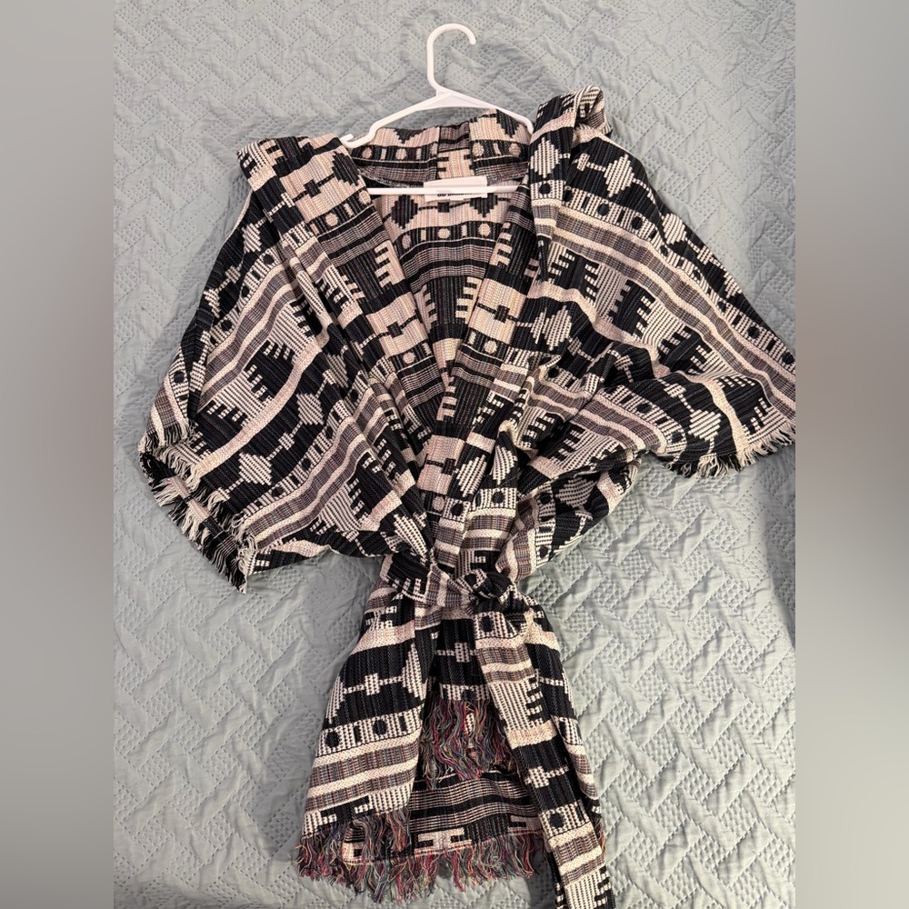 BB Dakota Black and Cream Textured Belted Poncho